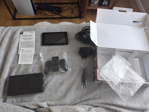 Nintendo switch console - switch, go
