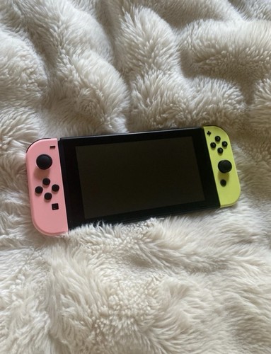 Nintendo switch console - 32,